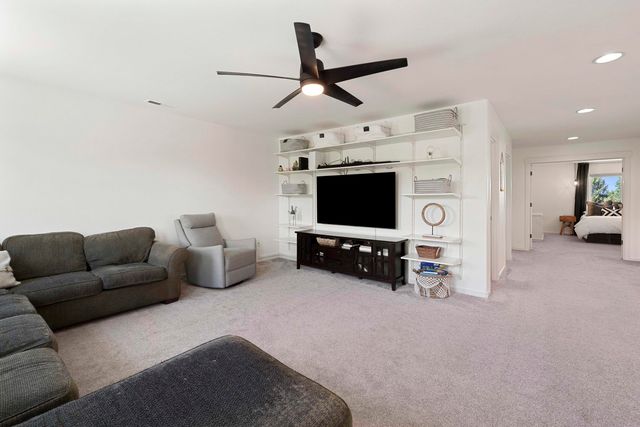 21172 Clairaway Avenue, Bend, OR 97702