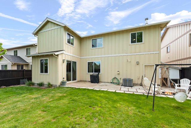 21172 Clairaway Avenue, Bend, OR 97702