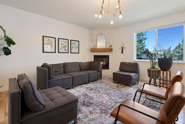 21172 Clairaway Avenue, Bend, OR 97702