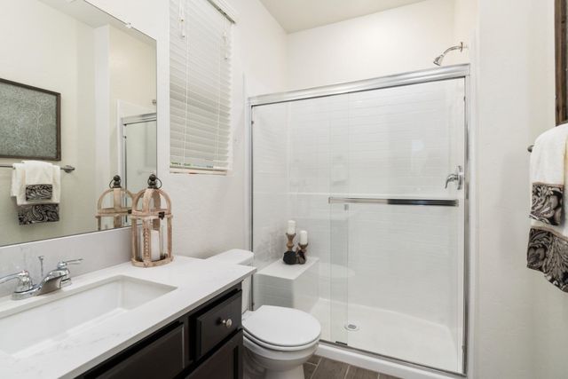 6760 E Carmen Avenue, Fresno, CA 93727