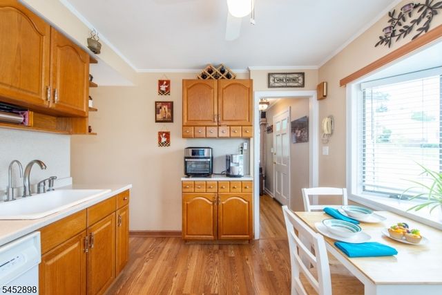 9 Clairmont Rd, Clifton City, NJ 07012