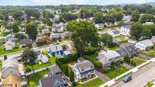 9 Clairmont Rd, Clifton City, NJ 07012