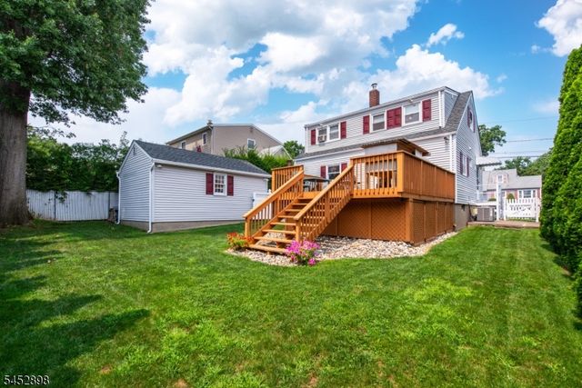 9 Clairmont Rd, Clifton City, NJ 07012