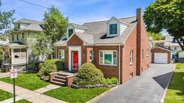 25 S 7th Avenue, Highland Park, NJ 08904