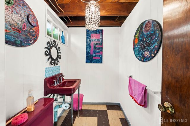 25 S 7th Avenue, Highland Park, NJ 08904