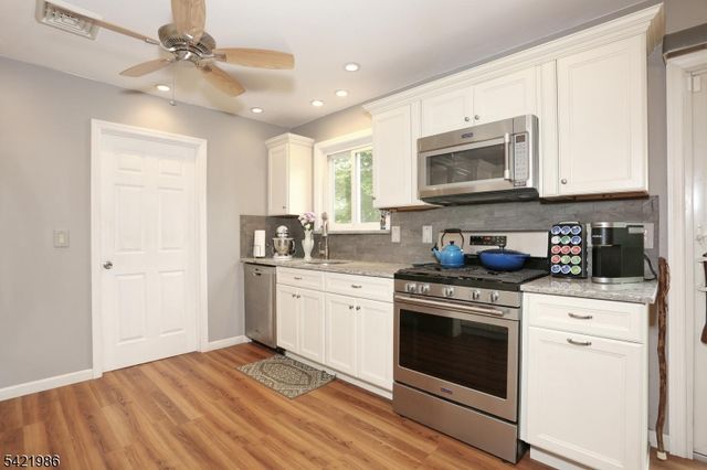 64 Larchmont Dr, West Milford Twp., NJ 07421