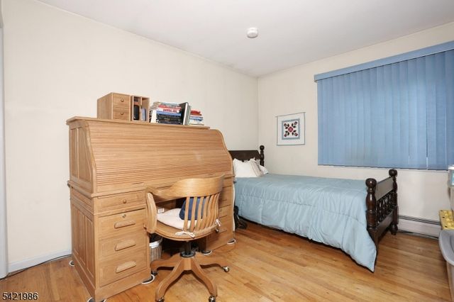 64 Larchmont Dr, West Milford Twp., NJ 07421