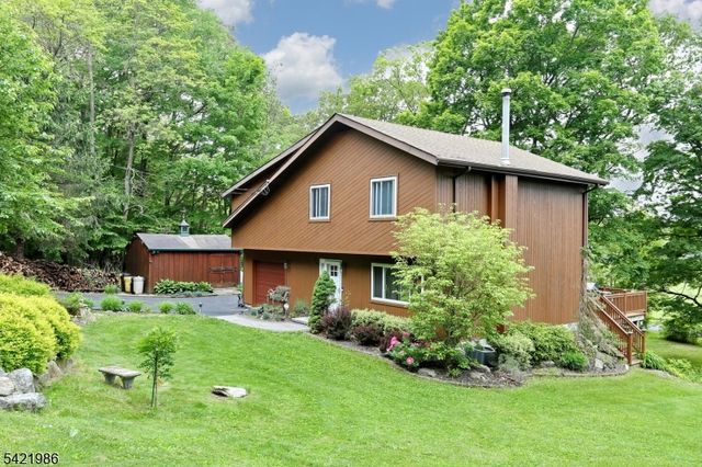 64 Larchmont Dr, West Milford Twp., NJ 07421