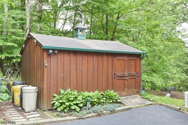 64 Larchmont Dr, West Milford Twp., NJ 07421