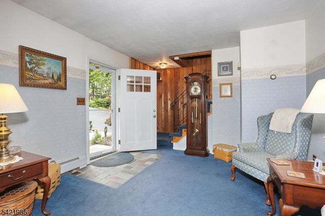 64 Larchmont Dr, West Milford Twp., NJ 07421