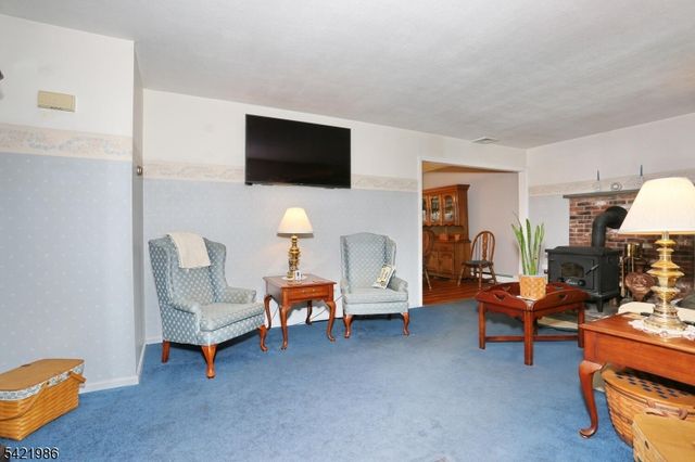 64 Larchmont Dr, West Milford Twp., NJ 07421