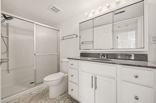 1215 S Maple Road 202, Ann Arbor, MI 48103