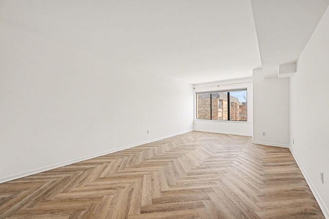 1215 S Maple Road 202, Ann Arbor, MI 48103