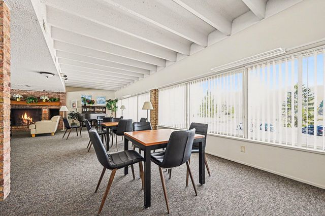 1215 S Maple Road 202, Ann Arbor, MI 48103