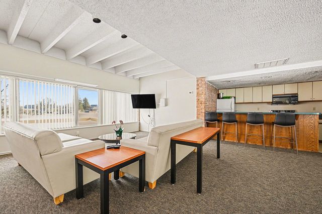 1215 S Maple Road 202, Ann Arbor, MI 48103