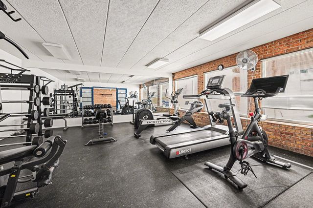 1215 S Maple Road 202, Ann Arbor, MI 48103