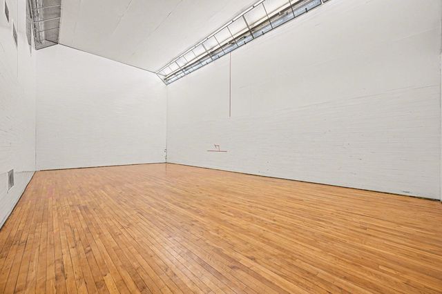 1215 S Maple Road 202, Ann Arbor, MI 48103