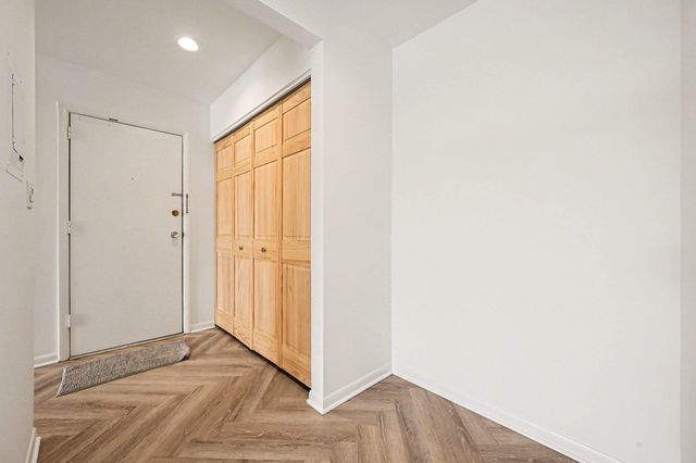 1215 S Maple Road 202, Ann Arbor, MI 48103