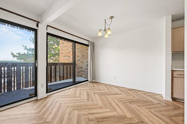 1215 S Maple Road 202, Ann Arbor, MI 48103