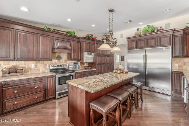 4933 W FALLEN LEAF Lane, Glendale, AZ 85310