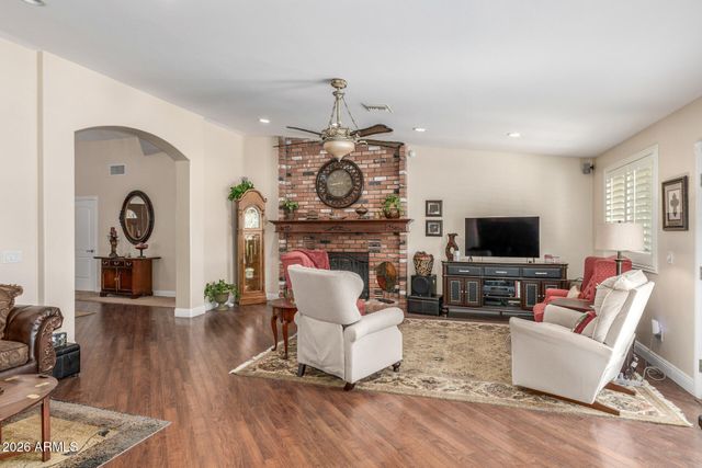 4933 W FALLEN LEAF Lane, Glendale, AZ 85310