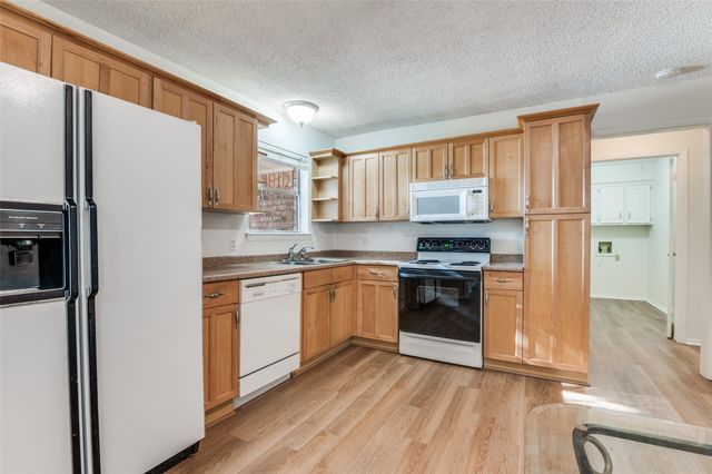 1308 Sundale Street, Ennis, TX 75119