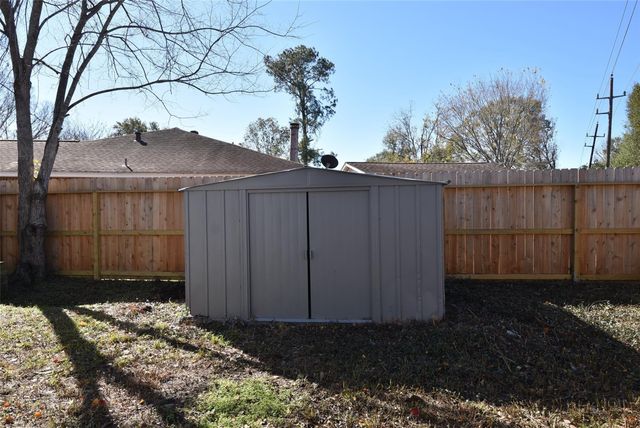 2711 Goldspring Lane, Spring, TX 77373