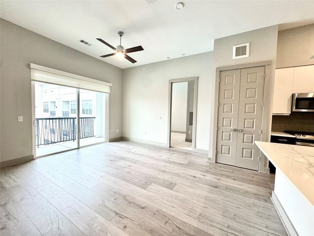 401 W 25th Street 2125, Houston, TX 77008