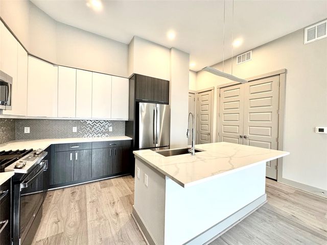 401 W 25th Street 2125, Houston, TX 77008
