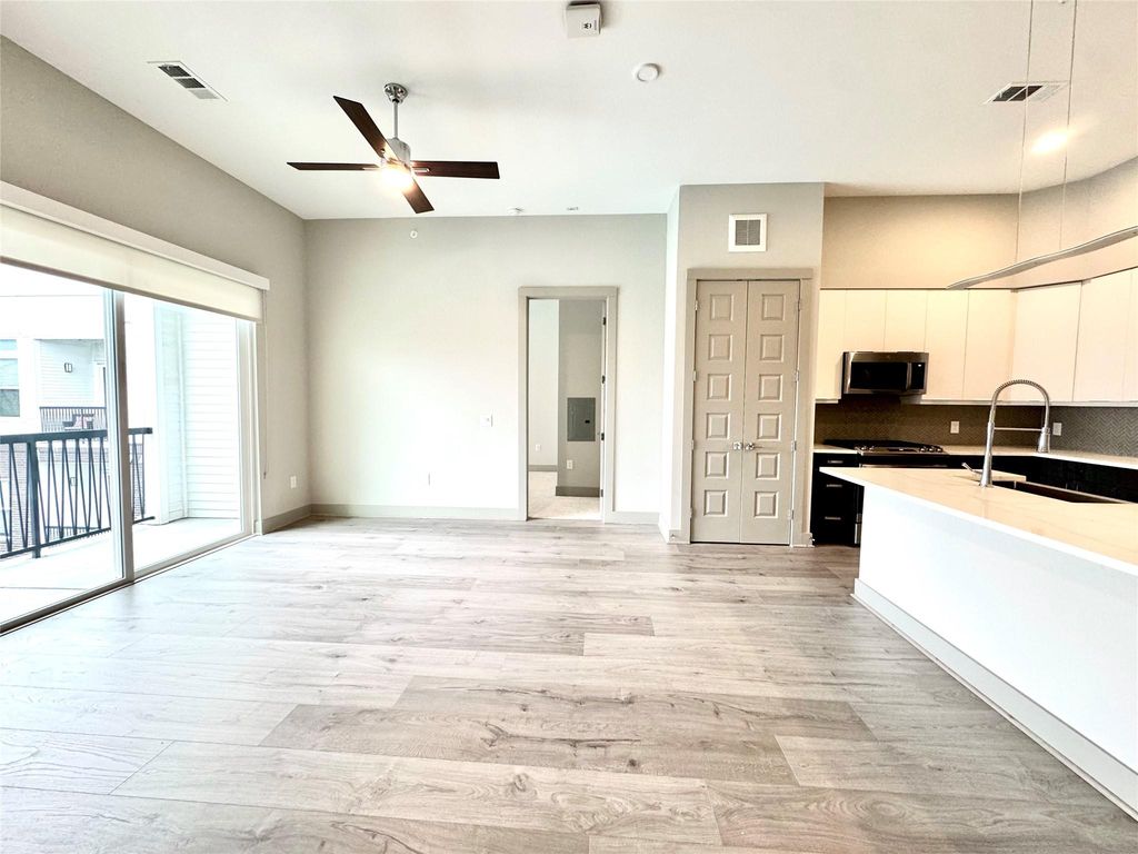 401 W 25th Street 2125, Houston, TX 77008
