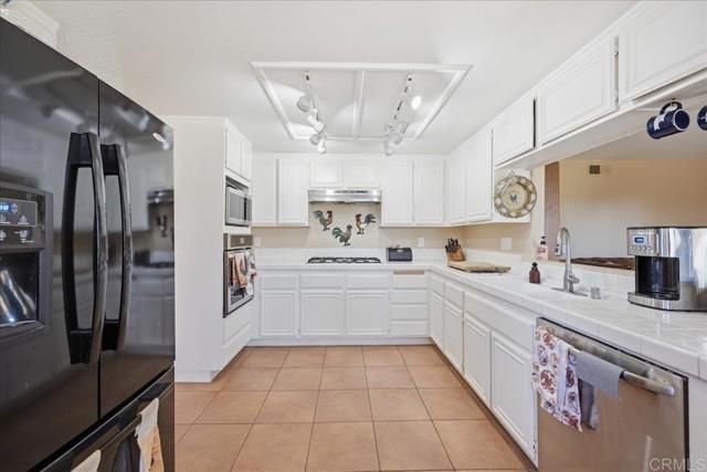 842 Porter Way, Fallbrook, CA 92028