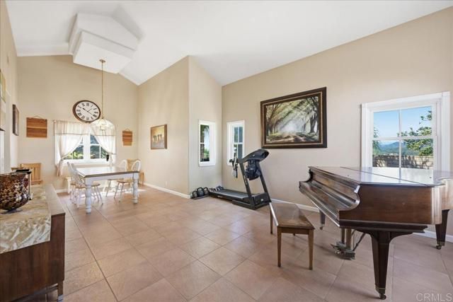 842 Porter Way, Fallbrook, CA 92028