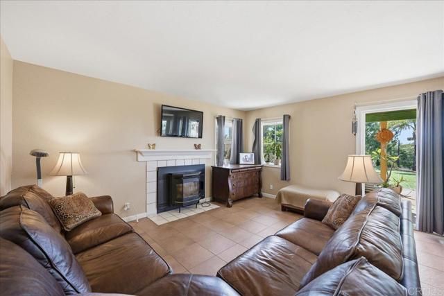 842 Porter Way, Fallbrook, CA 92028