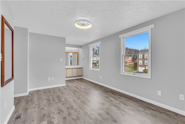 147 Meadow Gap Dr, Monroeville, PA 15146