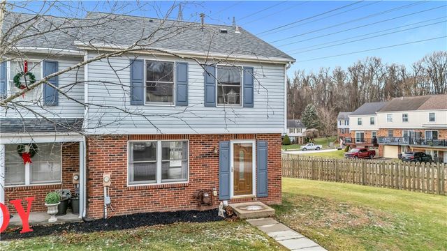 147 Meadow Gap Dr, Monroeville, PA 15146