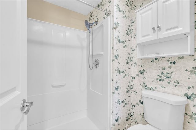 147 Meadow Gap Dr, Monroeville, PA 15146