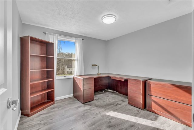 147 Meadow Gap Dr, Monroeville, PA 15146