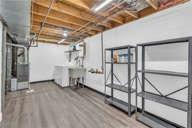 147 Meadow Gap Dr, Monroeville, PA 15146