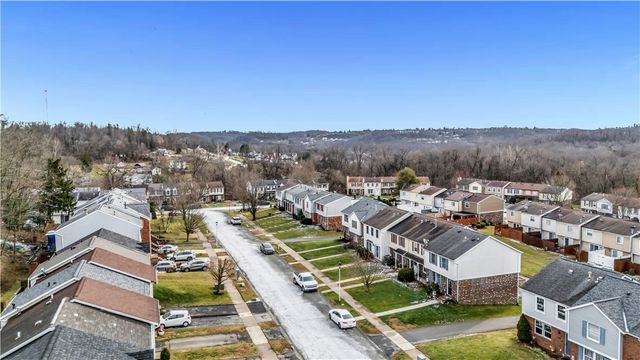 147 Meadow Gap Dr, Monroeville, PA 15146