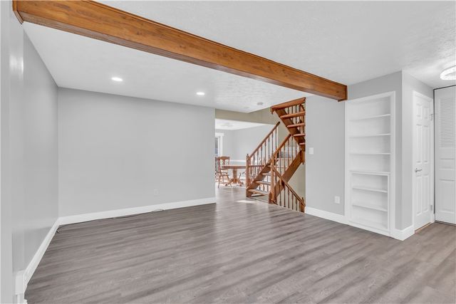 147 Meadow Gap Dr, Monroeville, PA 15146