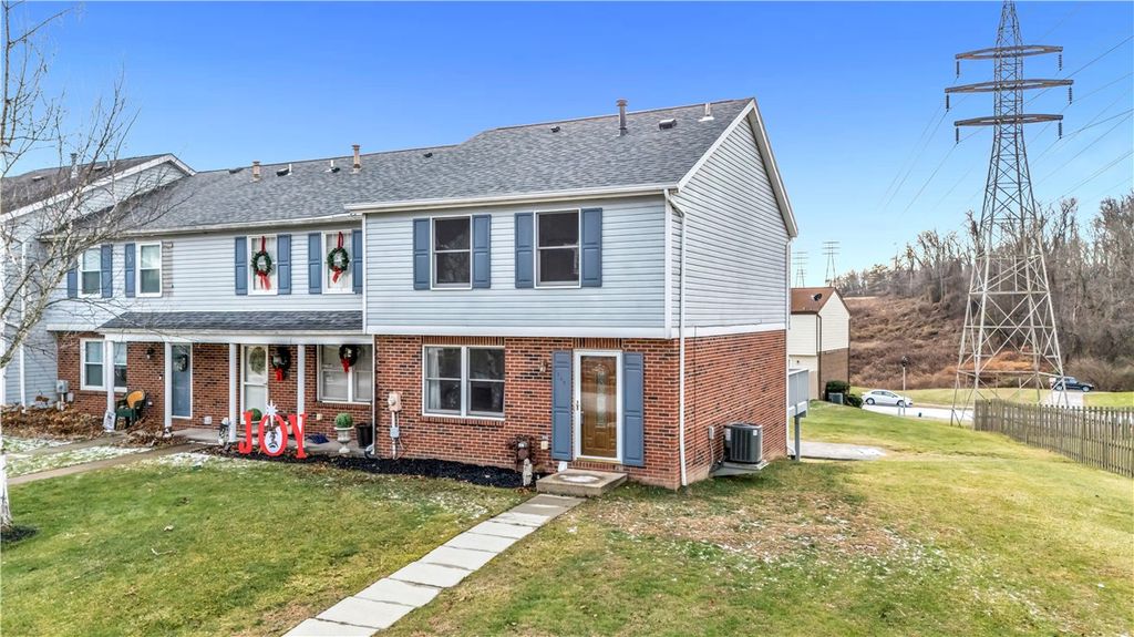 147 Meadow Gap Dr, Monroeville, PA 15146