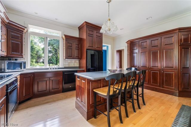 882 S Lincoln Avenue, Salem, OH 44460