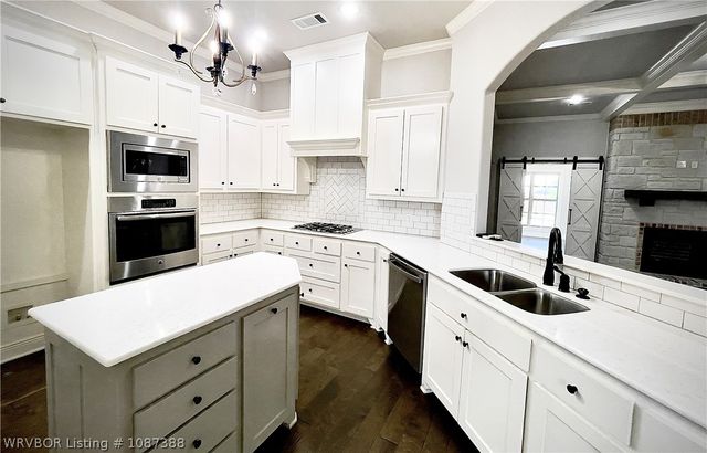 8505 Stoneshire Drive, Fort Smith, AR 72916