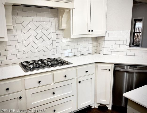 8505 Stoneshire Drive, Fort Smith, AR 72916