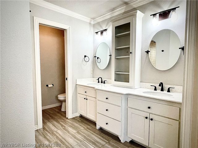 8505 Stoneshire Drive, Fort Smith, AR 72916