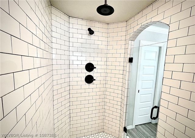 8505 Stoneshire Drive, Fort Smith, AR 72916