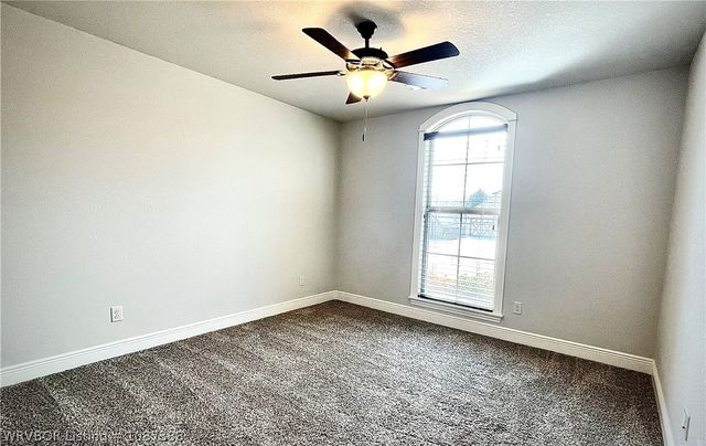 8505 Stoneshire Drive, Fort Smith, AR 72916