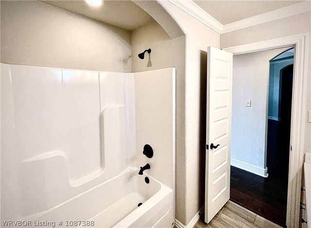 8505 Stoneshire Drive, Fort Smith, AR 72916