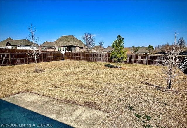 8505 Stoneshire Drive, Fort Smith, AR 72916