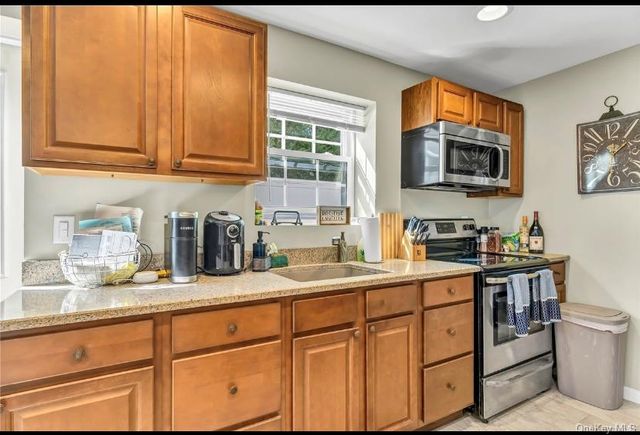 50 E Beach Promenade, Lindenhurst, NY 11757